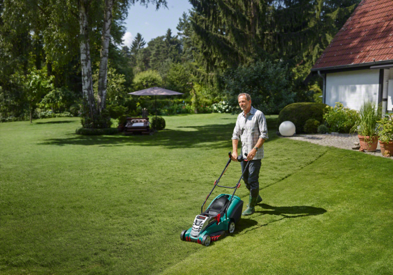 Tondeuse électrique sans fil – Bosch Rotak 43 Li